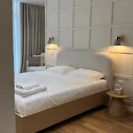 Elen 地拉那